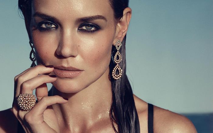 Katie Holmes wearing jewelry