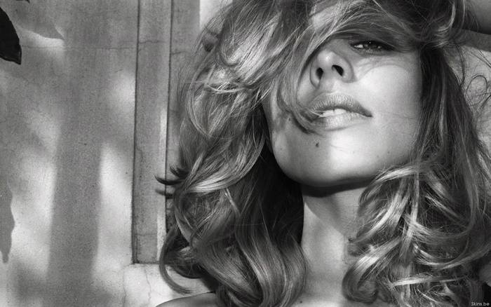 Rachel McAdams close-up portrait