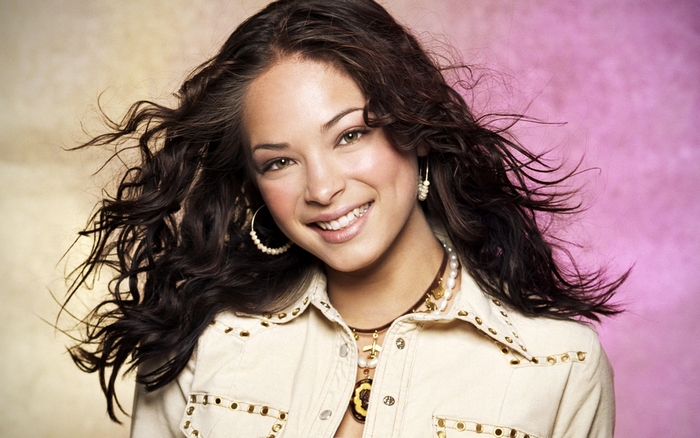 Kristin Kreuk portrait
