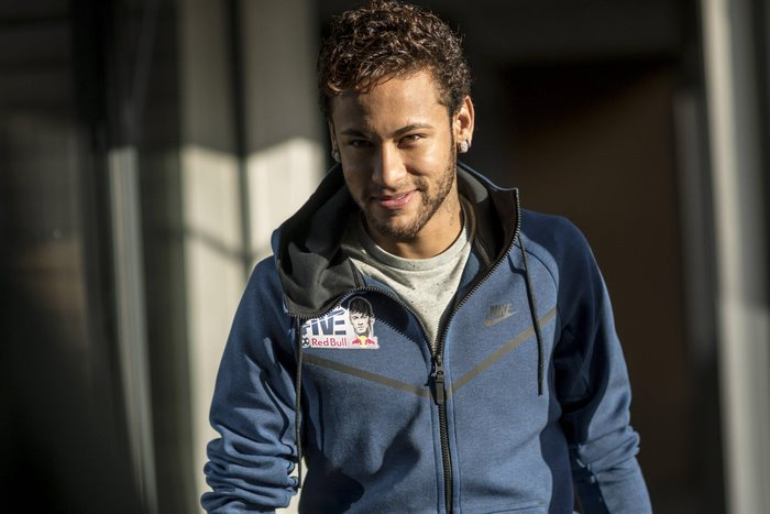 Neymar Jr. wearing a Nike hoodie