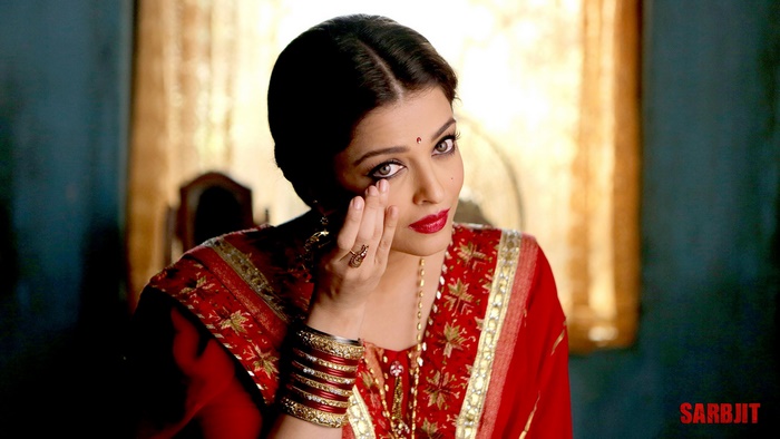 Aishwarya Rai Bachchan in Traditional Red Saree