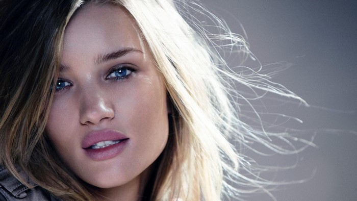 Rosie Huntington-Whiteley portrait