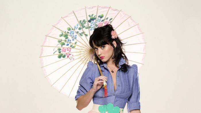 Katy Perry with a parasol