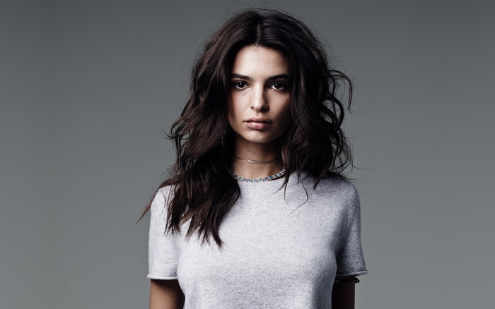 Emily Ratajkowski