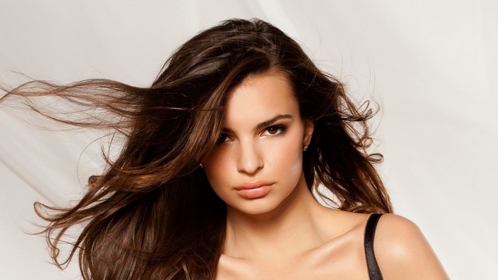 Emily Ratajkowski