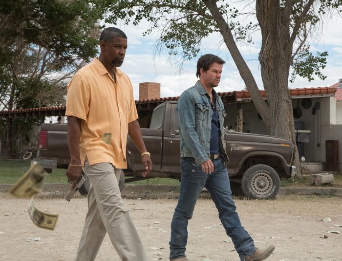 Denzel Washington and Mark Wahlberg in 2 Guns