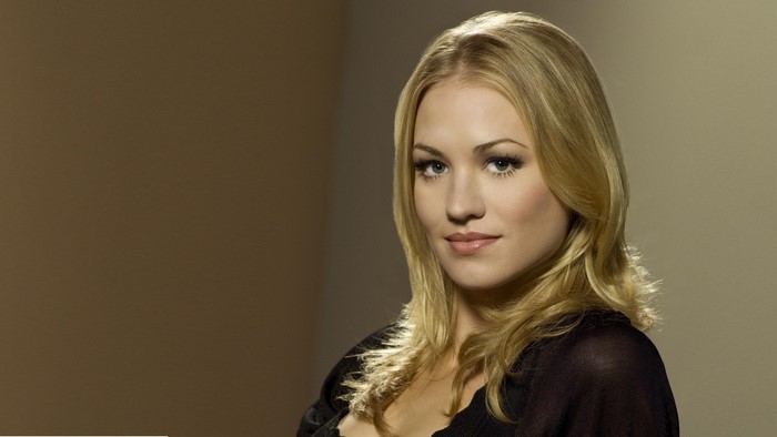 Yvonne Strahovski portrait