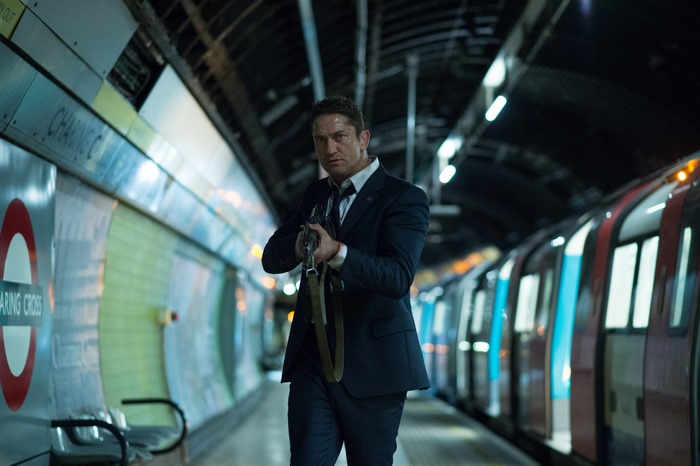 Gerard Butler in London Underground