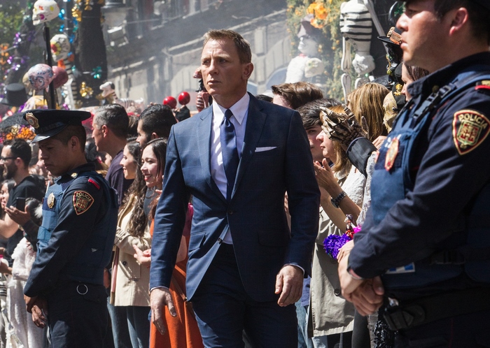 Daniel Craig in Spectre parade
