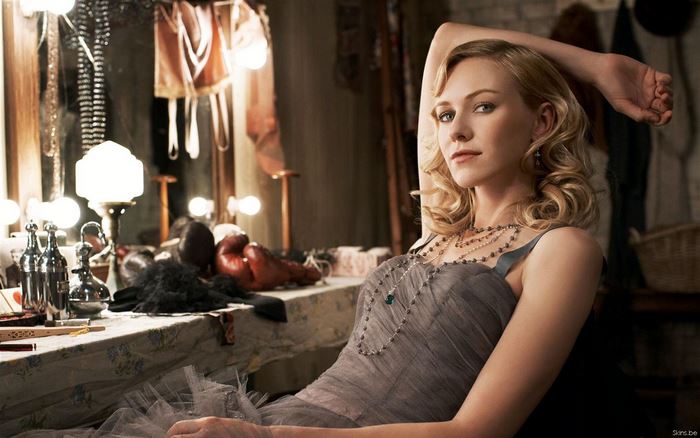 Naomi Watts in a dressing room