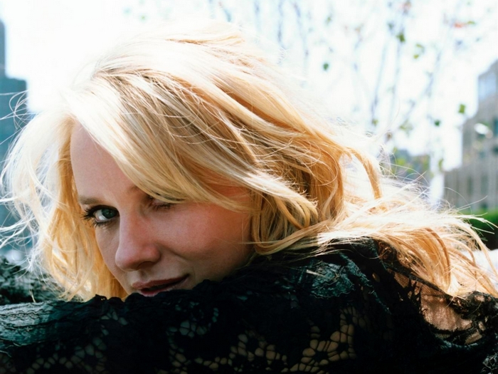 Naomi Watts looking over her shoulder