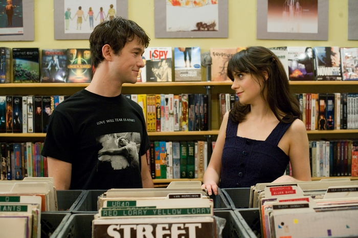 Joseph Gordon-Levitt and Zooey Deschanel in a record store