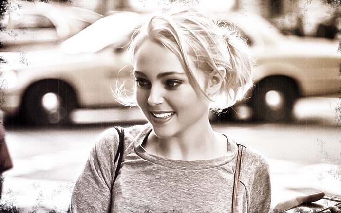 AnnaSophia Robb in sepia tone