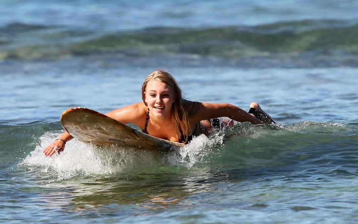 AnnaSophia Robb Surfing on Calm Ocean Waves