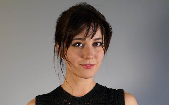Mary Elizabeth Winstead Portrait with Dark Hair and Brown Eyes