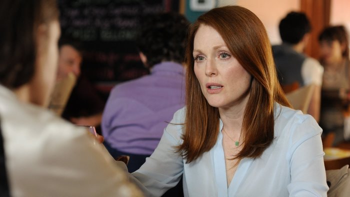 Julianne Moore in a restaurant