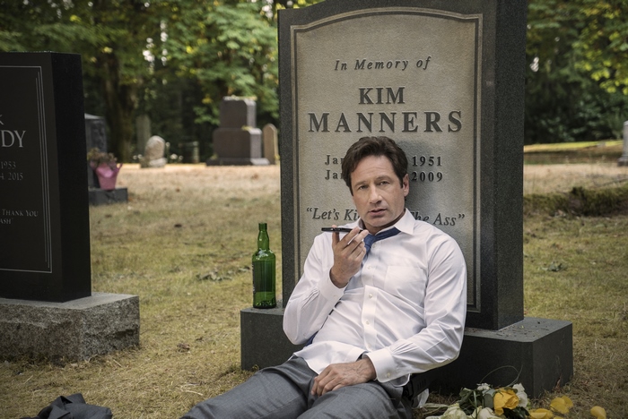 David Duchovny at Kim Manners' grave