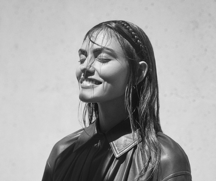 Phoebe Tonkin with wet hair