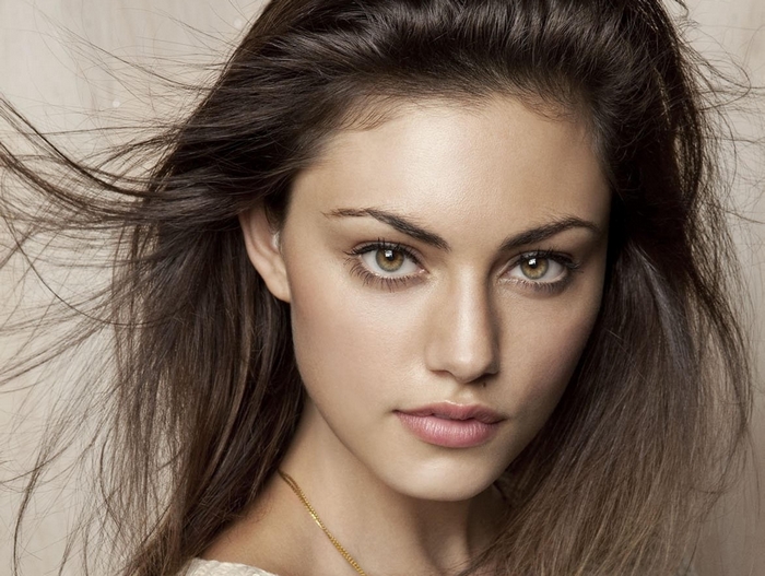 Phoebe Tonkin