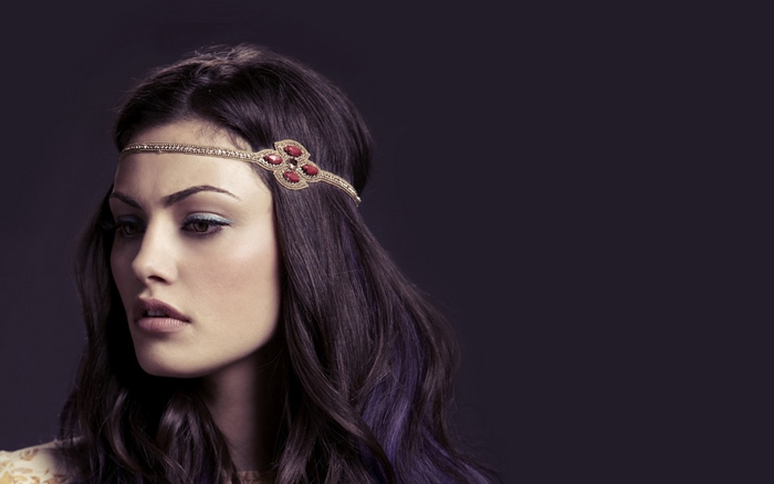 Phoebe Tonkin with a jeweled headband