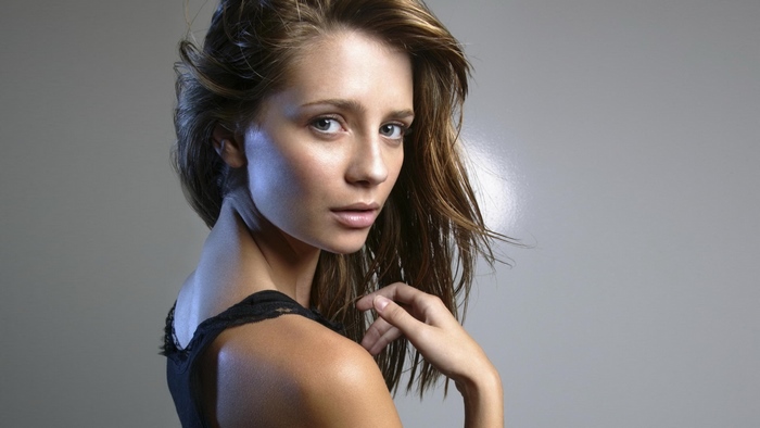 Mischa Barton portrait