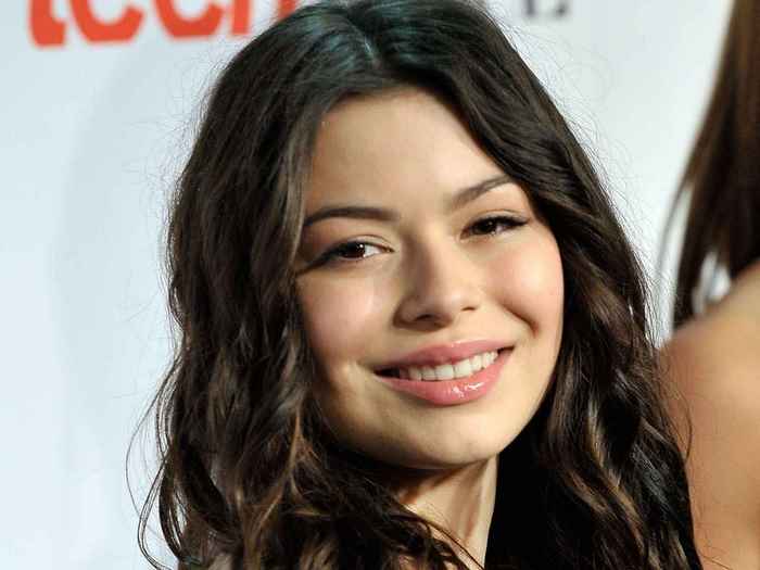 Miranda Cosgrove smiling