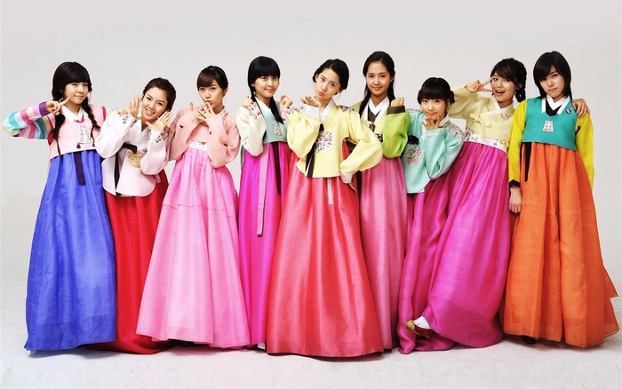 Girls Generation in colorful Hanbok dresses