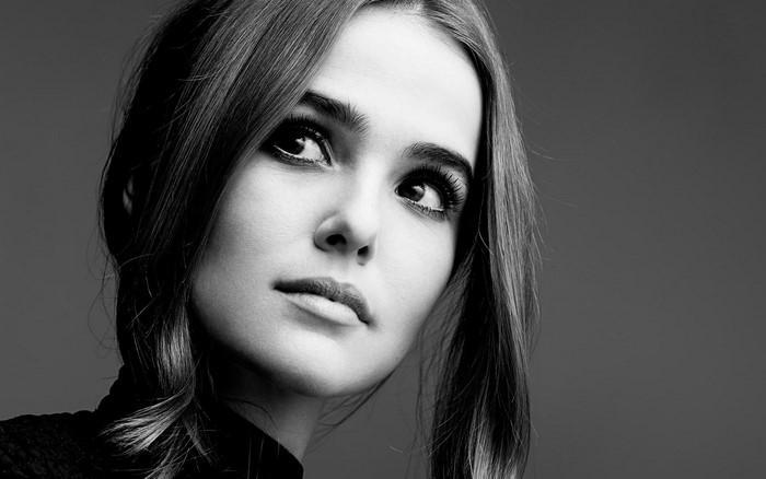 Zoey Deutch portrait