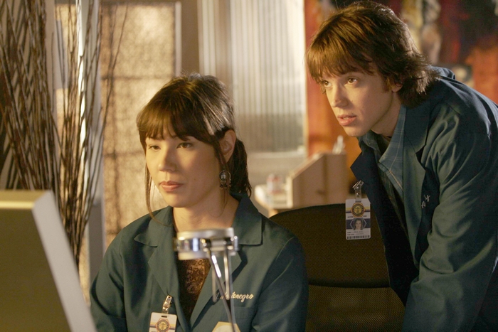 Michaela Conlin and Eric Millegan in Bones