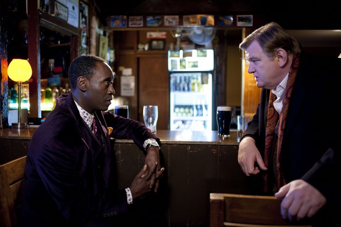 Don Cheadle in a bar