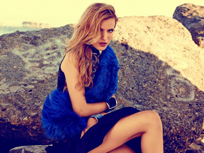 Bella Thorne on Rocks