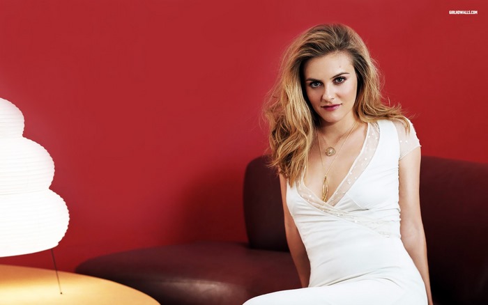 Alicia Silverstone in white dress