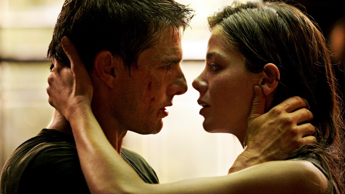 Tom Cruise and Michelle Monaghan in Oblivion