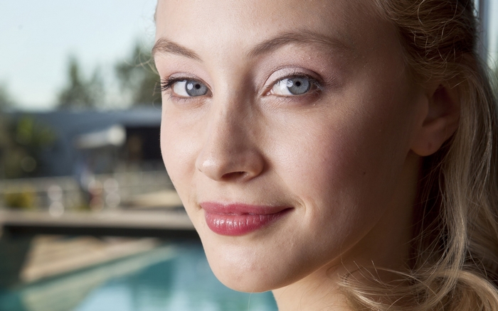 Sarah Gadon portrait