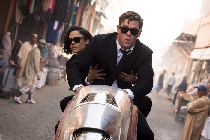 Chris Hemsworth and Tessa Thompson in Men in Black: International