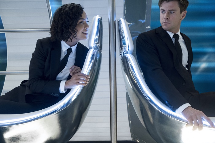 Tessa Thompson and Chris Hemsworth in Men in Black: International