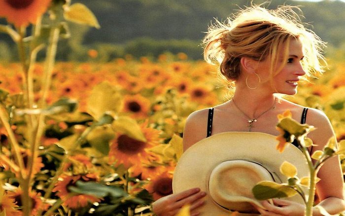 Julia Roberts in a sunflower field