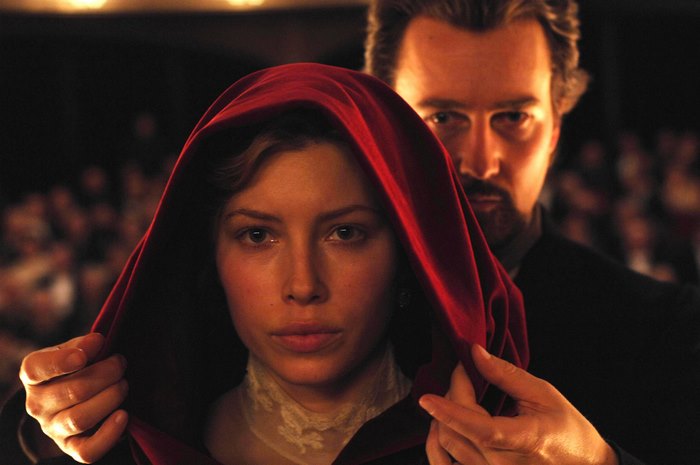 Edward Norton and Jessica Biel in The Illusionist