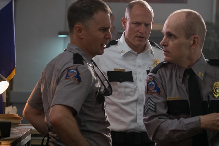 Sam Rockwell and two police officers