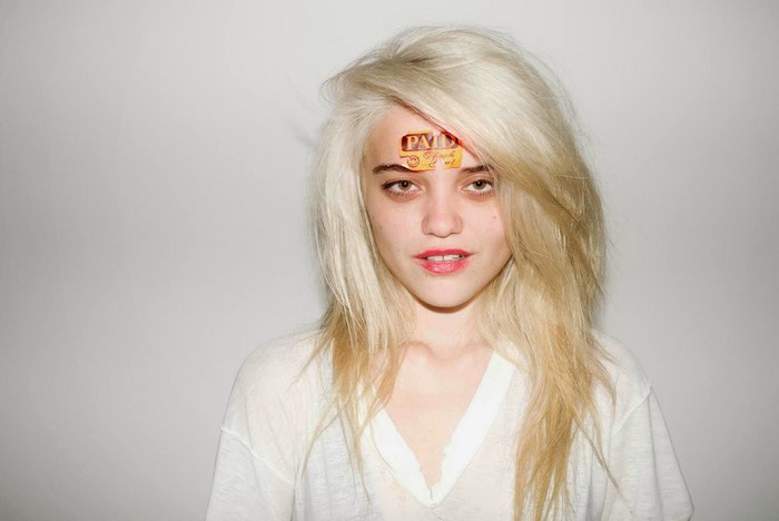 Sky Ferreira with sticker on forehead