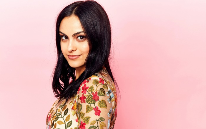 Camila Mendes