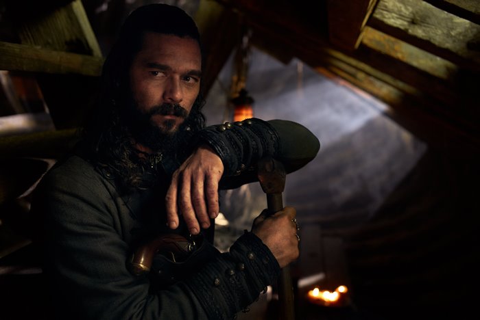 Luke Arnold as John Silver in Black Sails