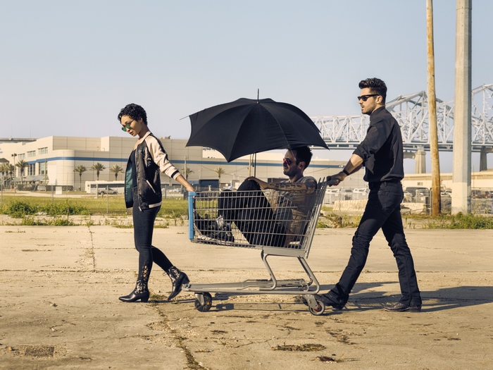 Joseph Gilgun in a shopping cart