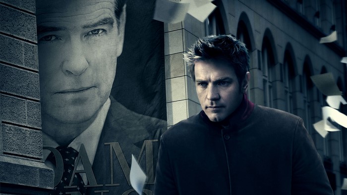 Ewan McGregor and Pierce Brosnan