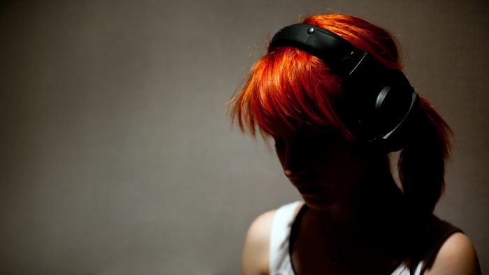 Hayley Williams wearing headphones