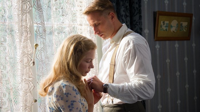 Michelle Williams and man in vintage clothing