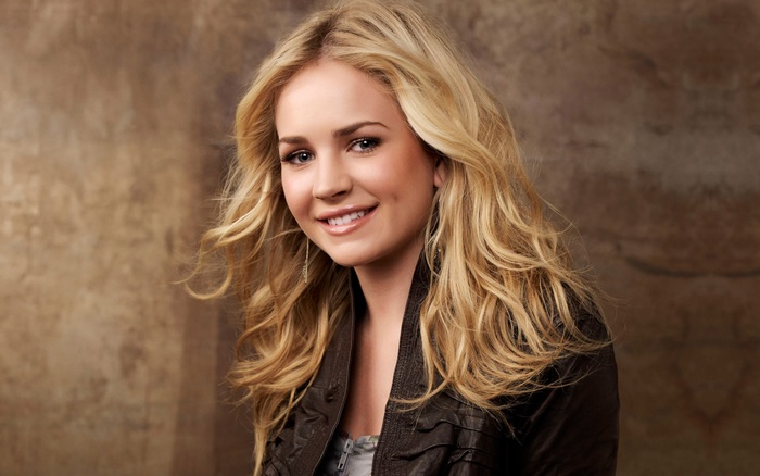 Britt Robertson