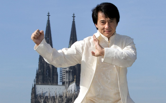 Jackie Chan in front of Cologne Cathedral