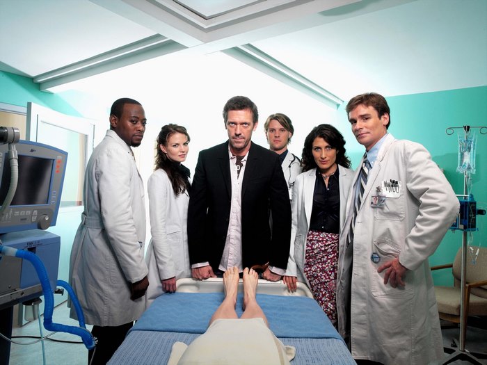 House M.D. cast in a hospital room