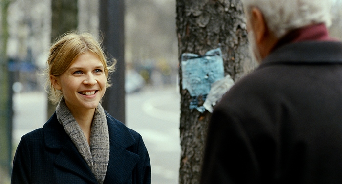 Clémence Poésy smiling outdoors